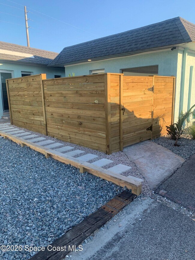 Foto del edificio - 365 N Orlando Ave