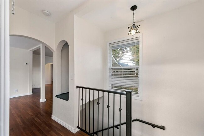 Foto del edificio - 4801 W Irving St