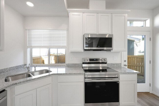 Building Photo - Charming 3BR House in Commerce City