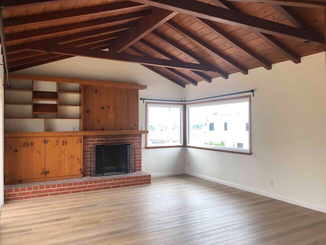 Building Photo - 219 Trafalgar Ln