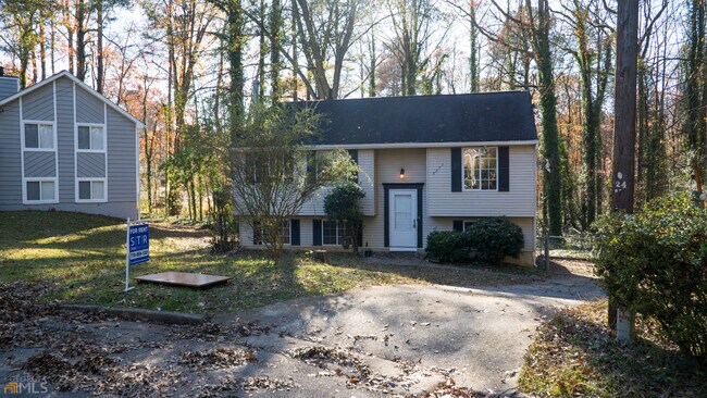 Building Photo - 5277 Old Trail Cir