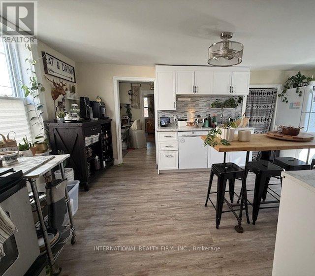 Building Photo - 197 Division St