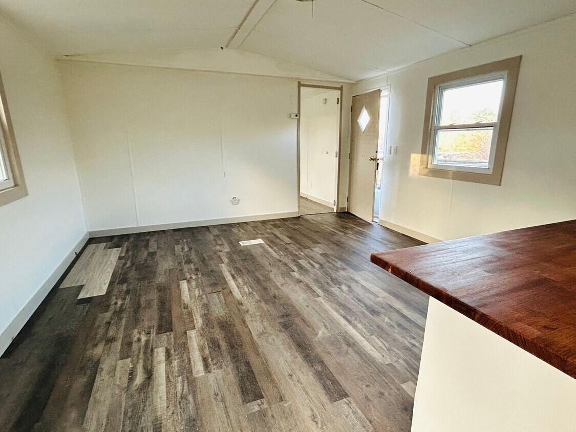 Renovated 2 Bedroom 1 Bathroom House Rental in Ringgold, GA