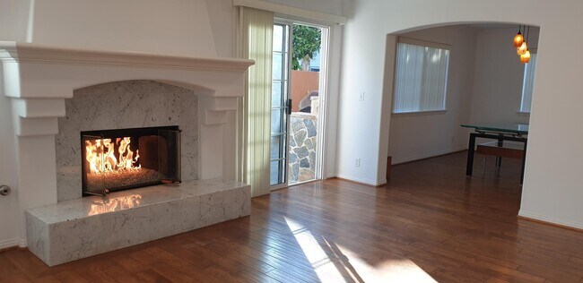 Foto del edificio - 2102 Nelson Ave