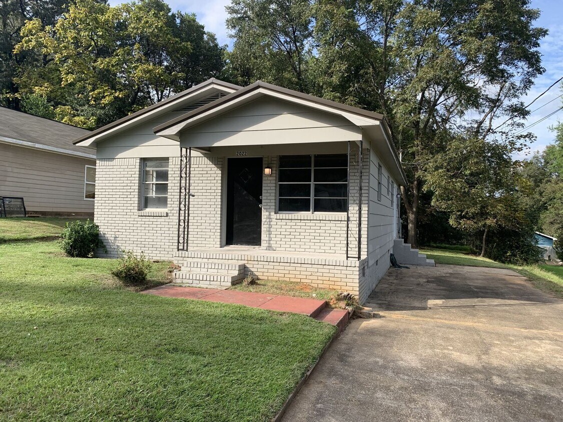 Foto principal - 3 Bedroom 1 Bath Home