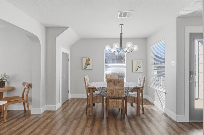 Building Photo - 106 Franke