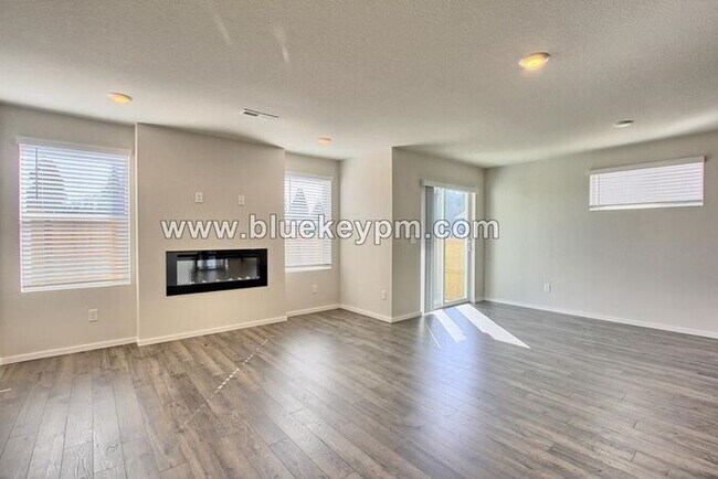 Foto del edificio - 4 Bed, 2.5 Baths Home in Ridgefield