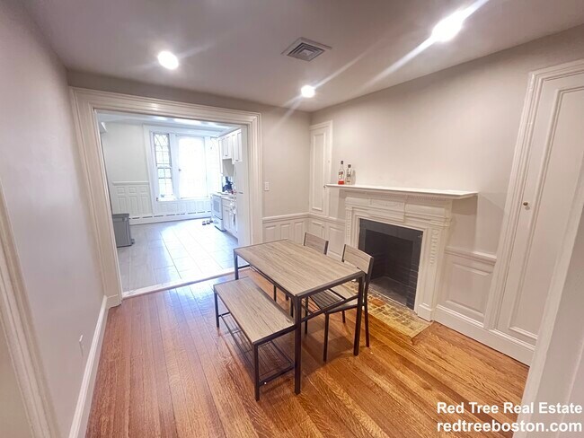 Foto del edificio - 1712 Beacon St