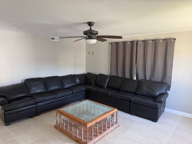 Foto del edificio - 240 SW 7th St