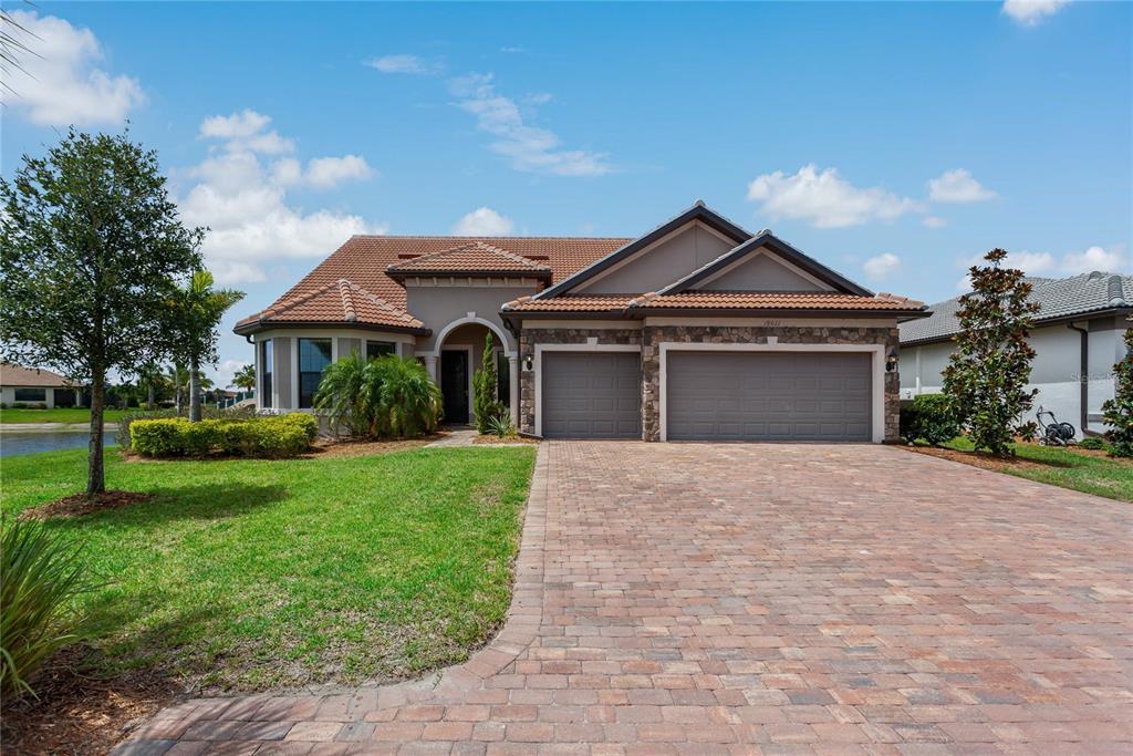 Foto principal - 19011 Formosa St