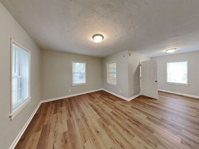 Building Photo - 886 Brandywine St