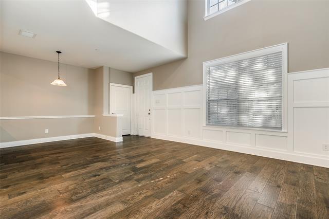 Building Photo - 5404 Locust Dr