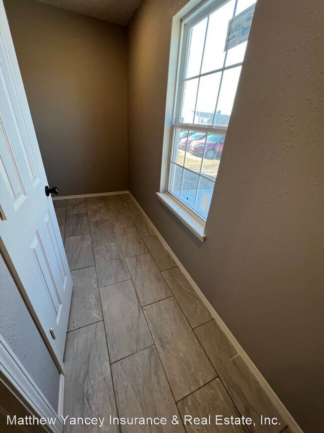 Building Photo - 2 br, 1 bath House - 2229 Alma Blvd - 2229...