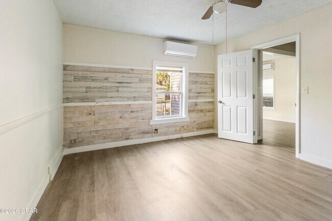 Foto del edificio - 2722 E 6th St