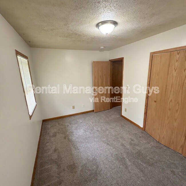 Foto del edificio - 4615 Tyler St NE
