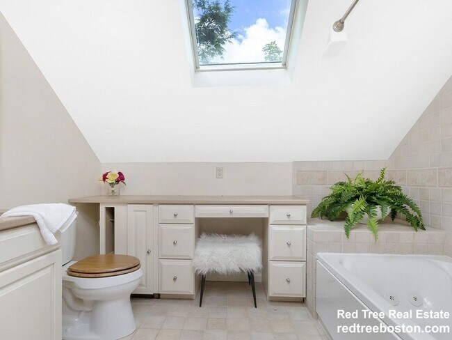 Foto del edificio - 68 Algonquin Rd