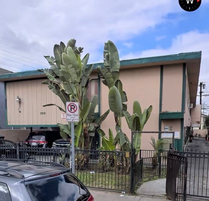 Photo - 2919 Carmona Ave (Los Angeles, CA)