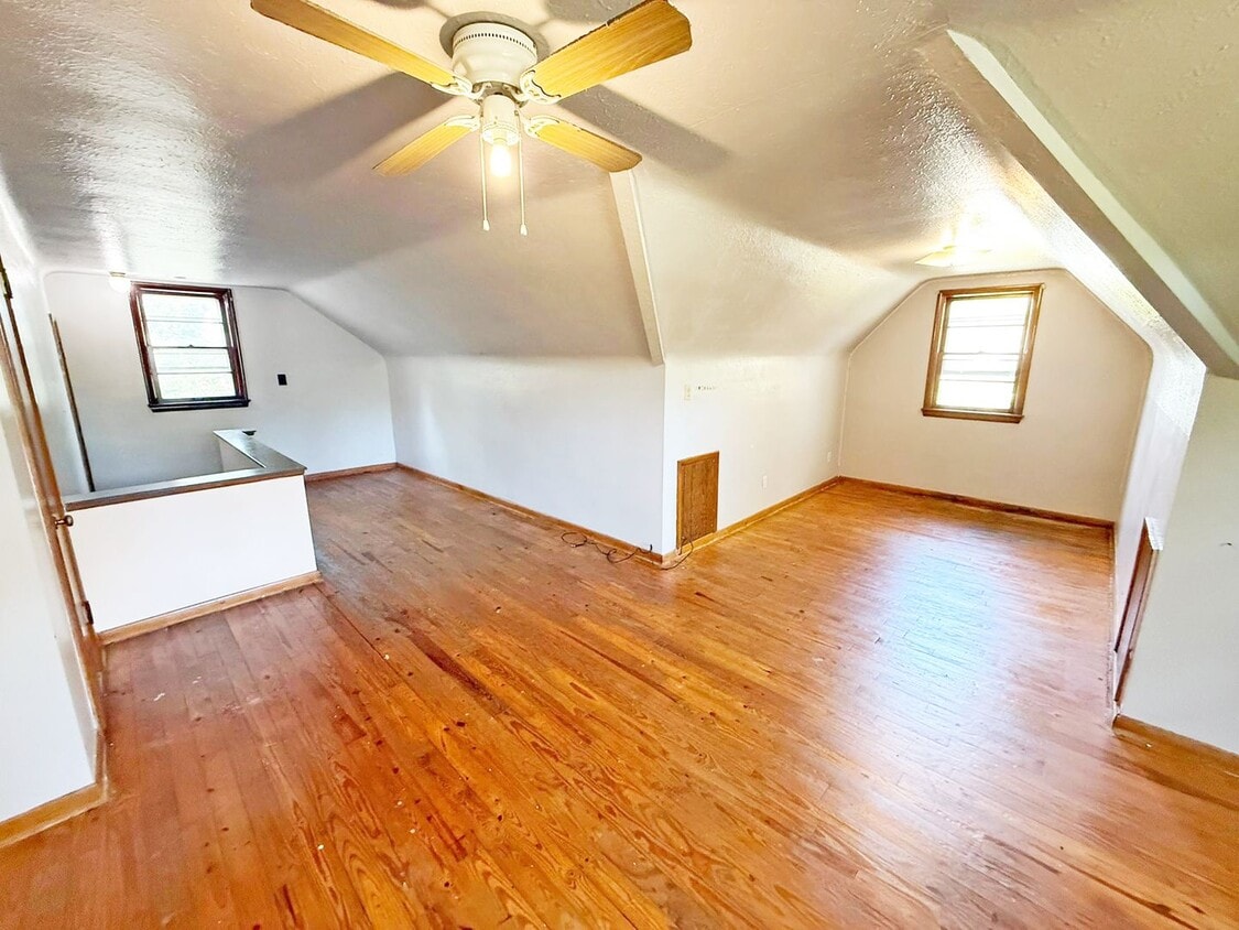Foto principal - 3 BED 1 BATH BEAUTIFUL SINGLE FAMILY HOME