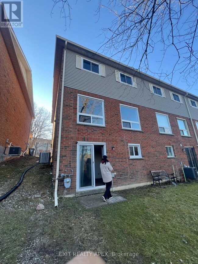 Photo du bâtiment - 401-401 Sewells Rd