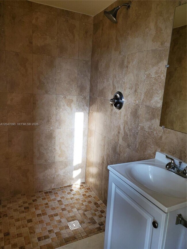 Foto del edificio - 13770 NE 20th Pl