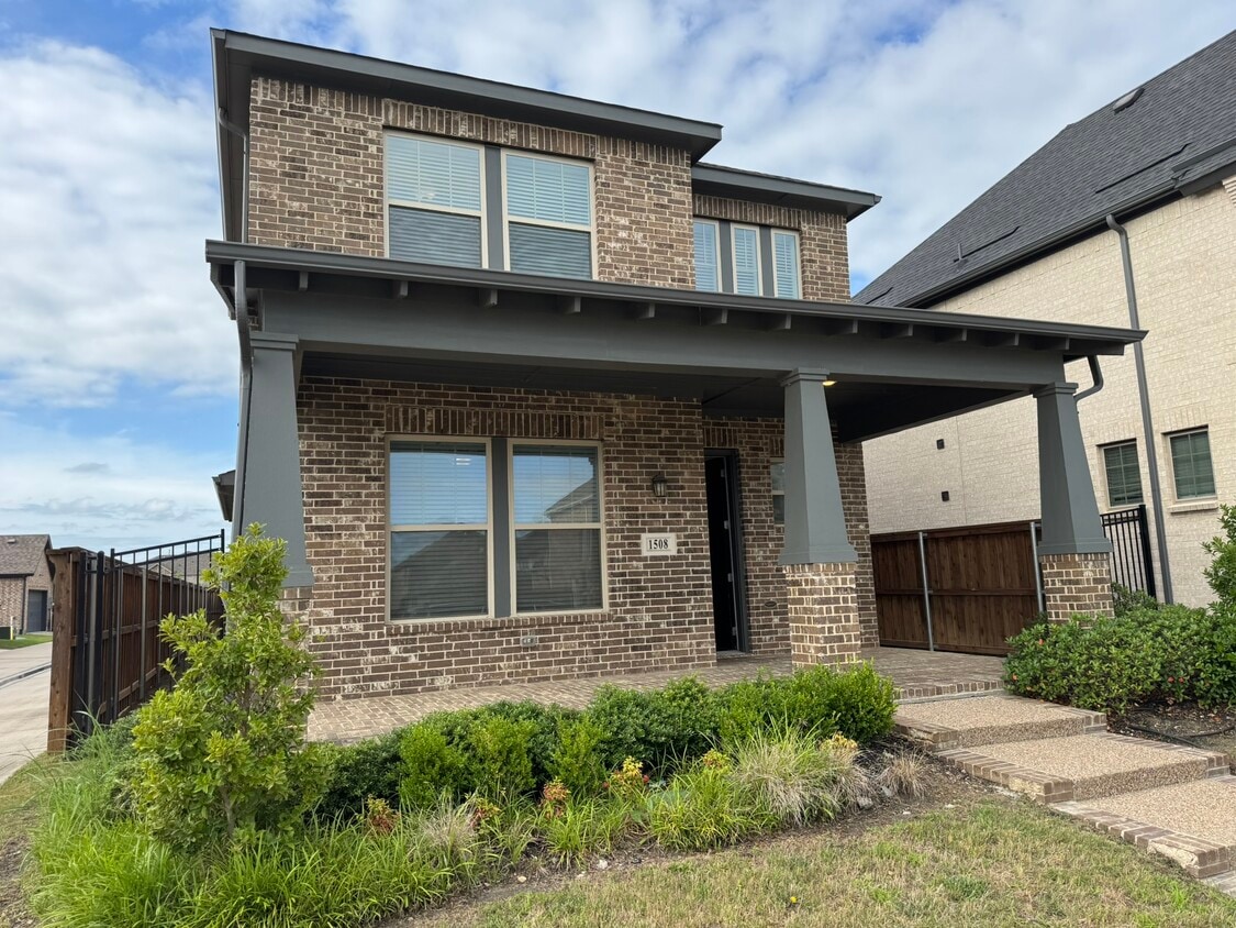 Primary Photo - 1508 Rose Willow Wy