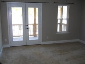 Building Photo - 523 E 31st St