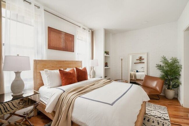 Building Photo - 2BR Prime West village Newly furnished Bes...