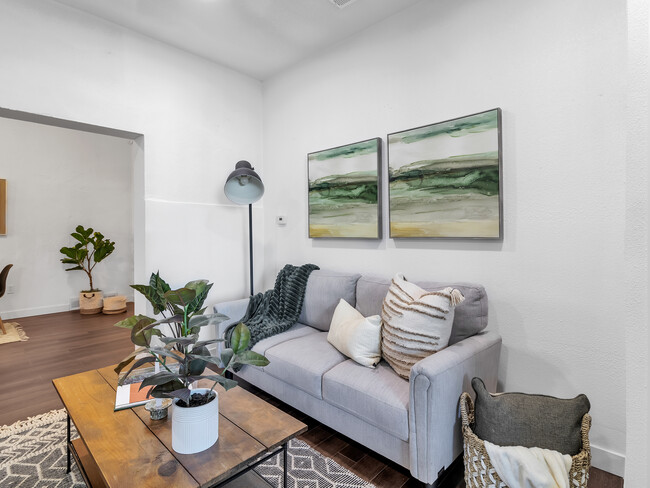 Foto del edificio - 739 24th St