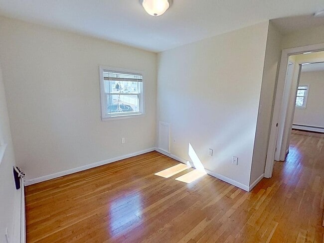 Building Photo - 8 Friend St