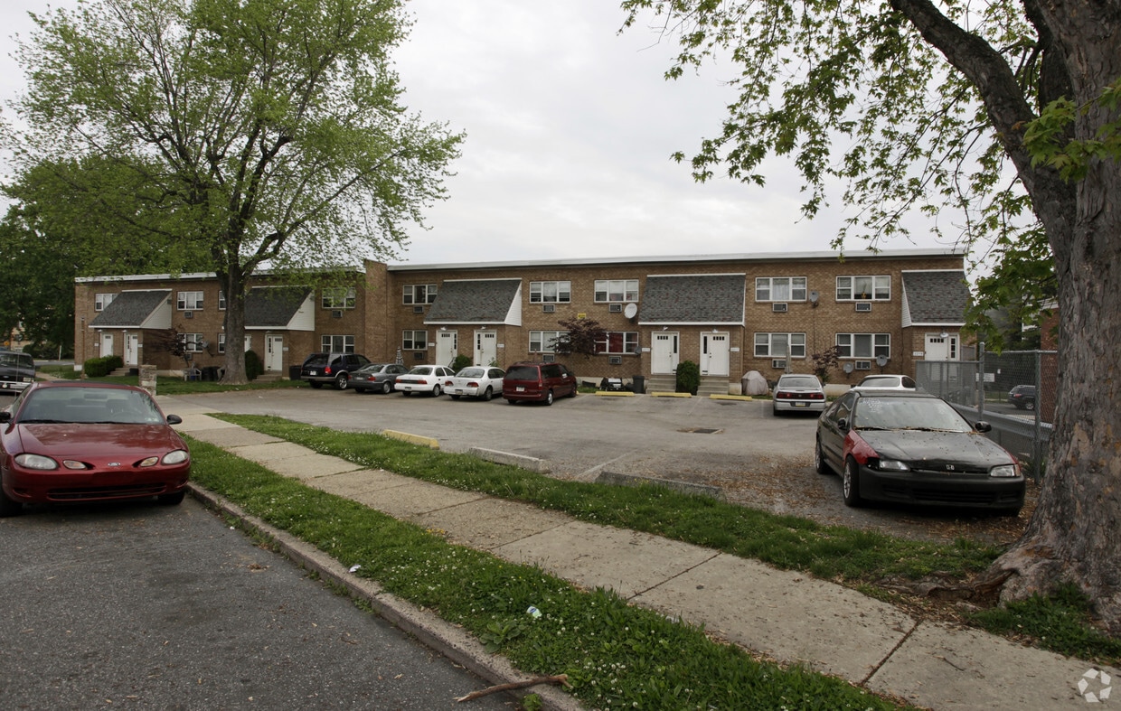 2201-2219 Lansing St. - 2201-2219 Lansing St