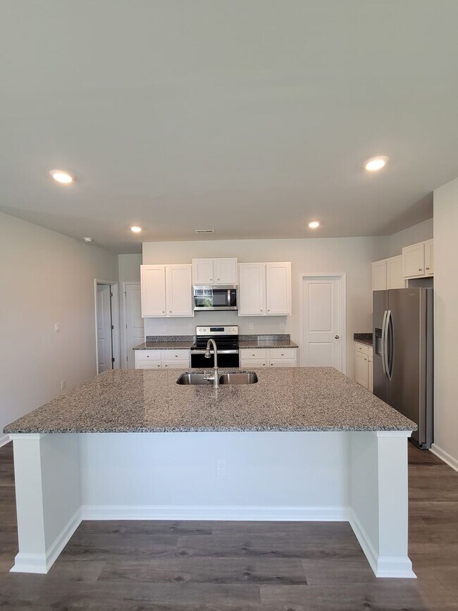 Foto del edificio - Gorgeous Newer Construction In Sneads Ferry!!