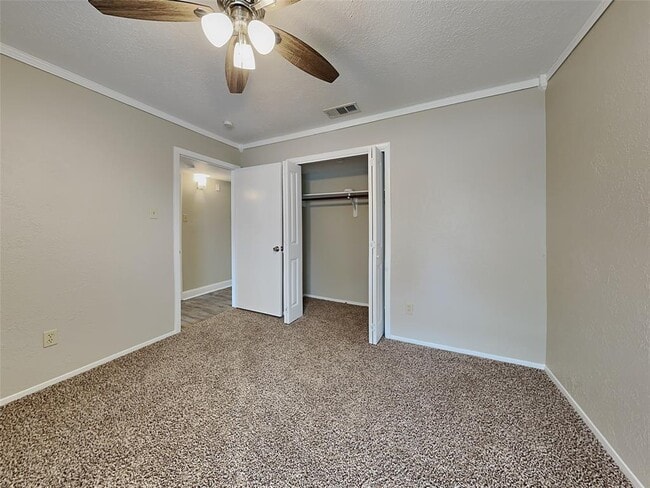 Building Photo - 7323 Silver Star Dr