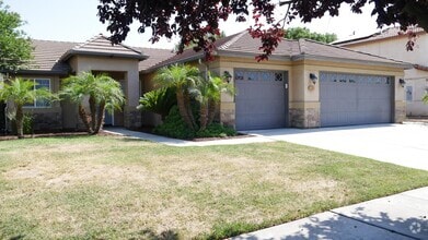 Building Photo - 1361 W Chianti Way