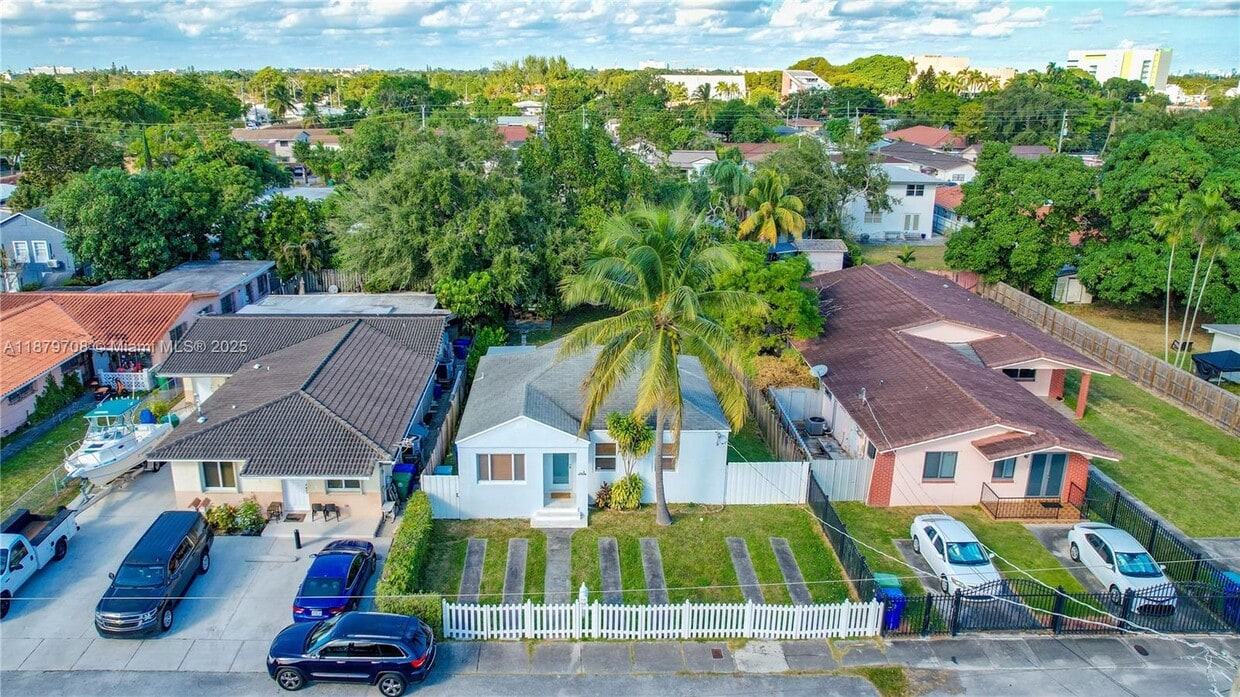 Foto principal - 2985 SW 3rd St
