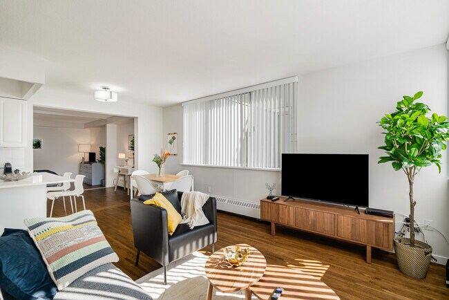 Photo du bâtiment - English Bay Tower