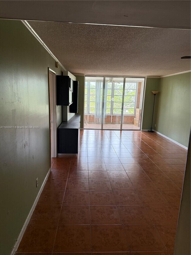 Foto del edificio - 3001 NW 48th Ave