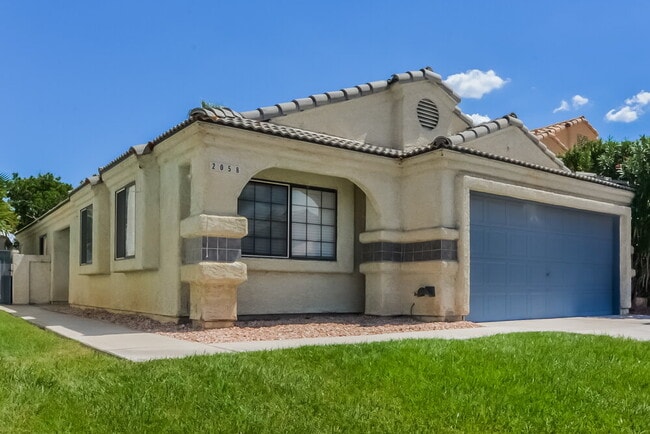 Foto del edificio - 2058 Waverly Cir