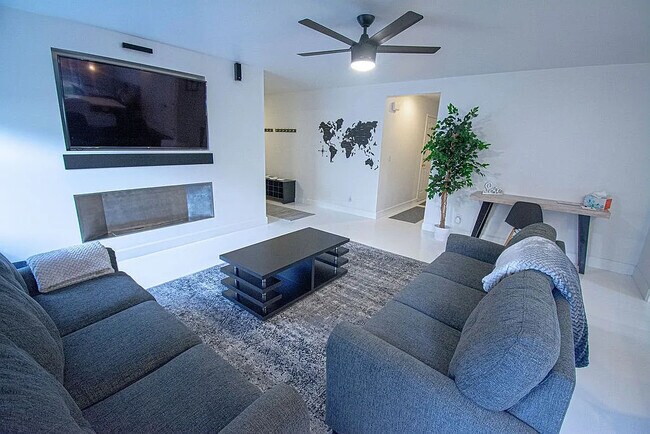 Building Photo - 5560 Kalispell St