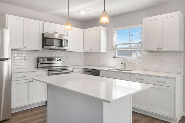 Building Photo - 510 Homewild Ave