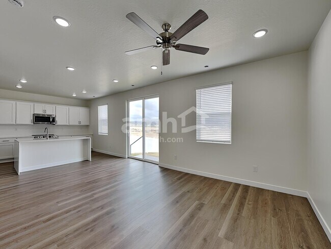 Foto del edificio - 1232 W Mahogany St