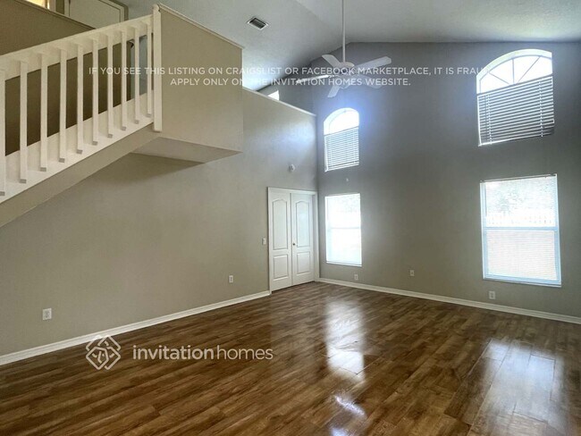 Foto del edificio - 12840 Kings Lake Dr