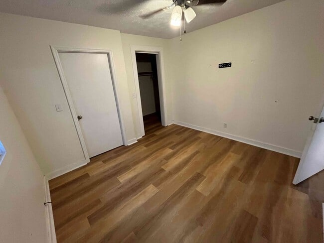 Building Photo - 4219 Snake Rd