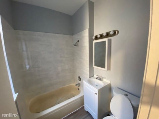 Building Photo - 4 br, 2 bath House - 5501 W Congress Pkwy
