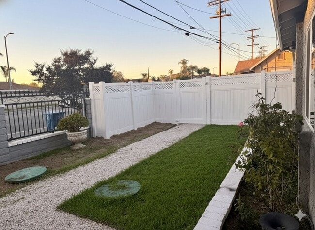 Building Photo - 7598 Coldwater Canyon Ave