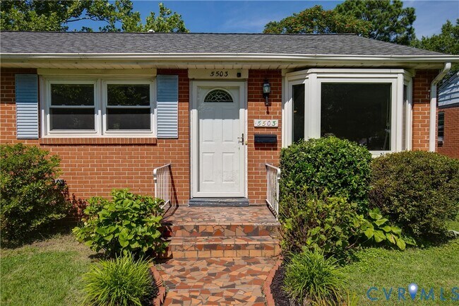 Foto del edificio - 5503 Almond Ave