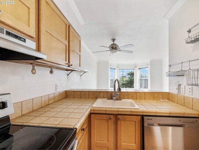 Foto del edificio - Lair Hill Heights Condominiums