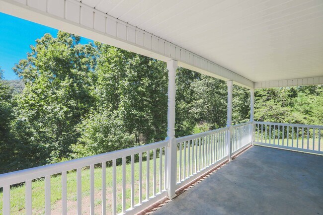 Building Photo - 7550 Owl Hollow Trail