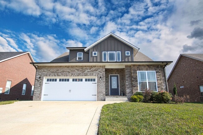 Building Photo - Pet Friendly in Sango!