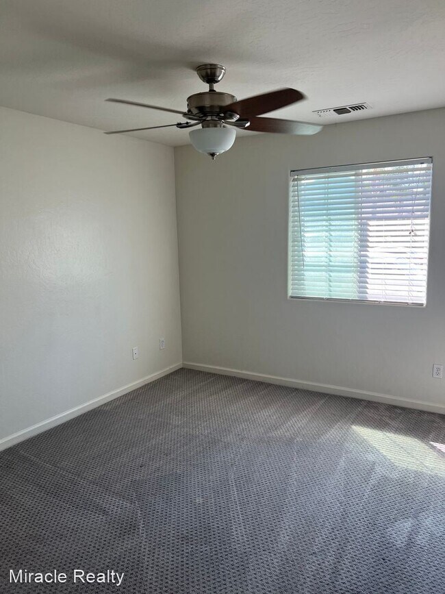 Foto del edificio - 4 br, 2 bath House - 6494 E Orleans Ave