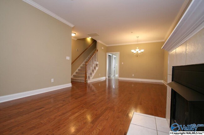 Building Photo - 488 Shamrock Dr